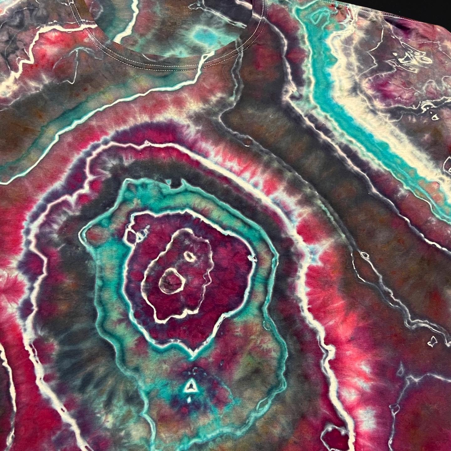 XXL Aurora Geode Tee