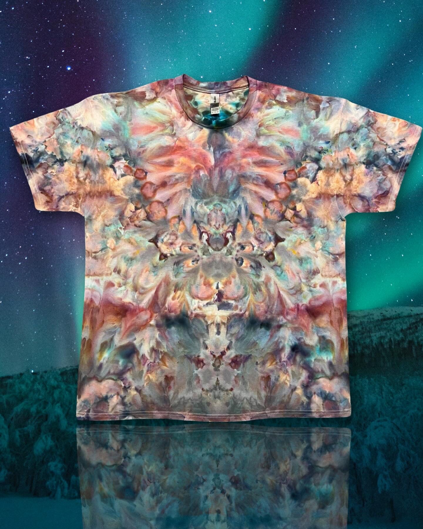 XL Aurora Mindflow Tee