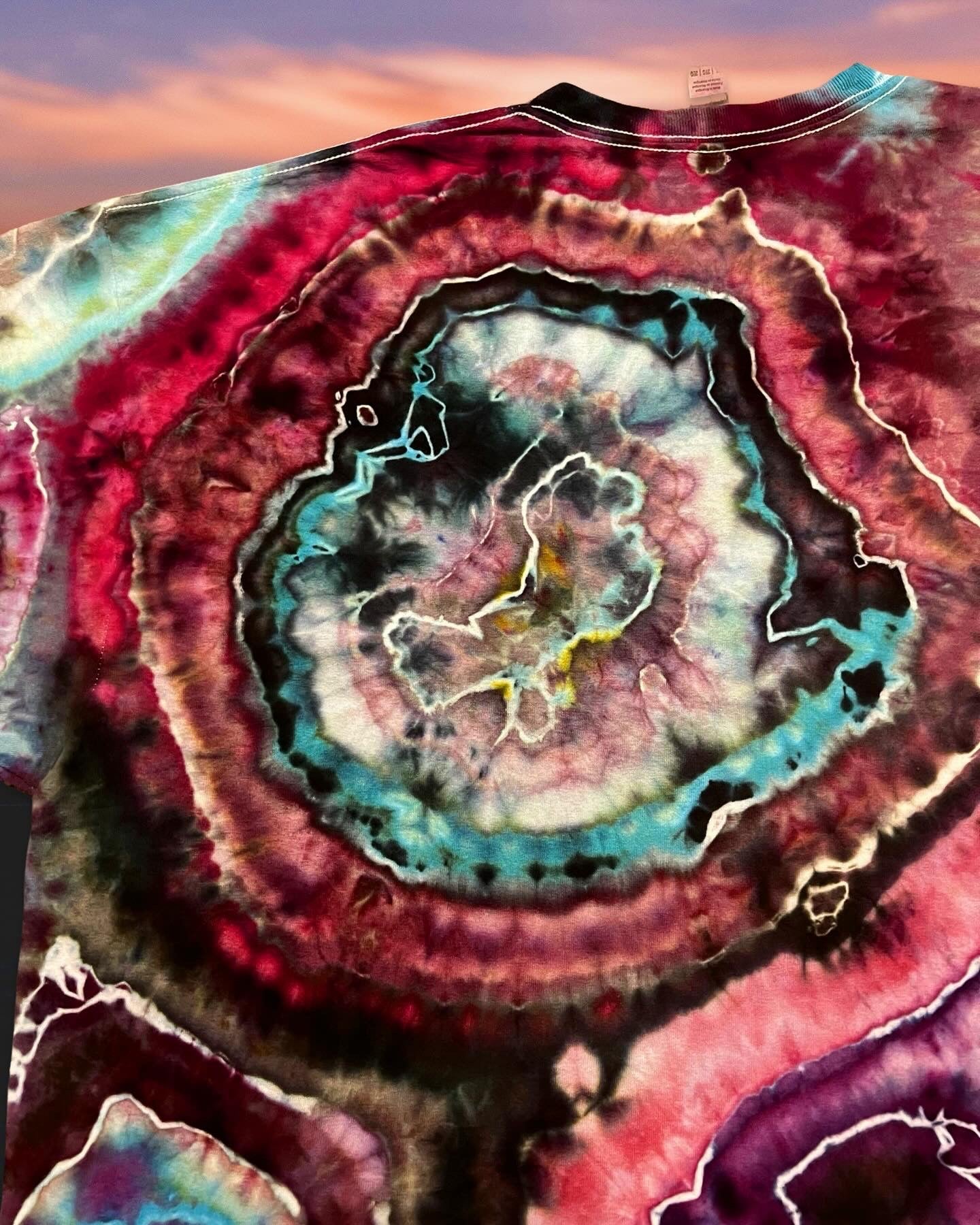 XXL Nebula Geode Tee