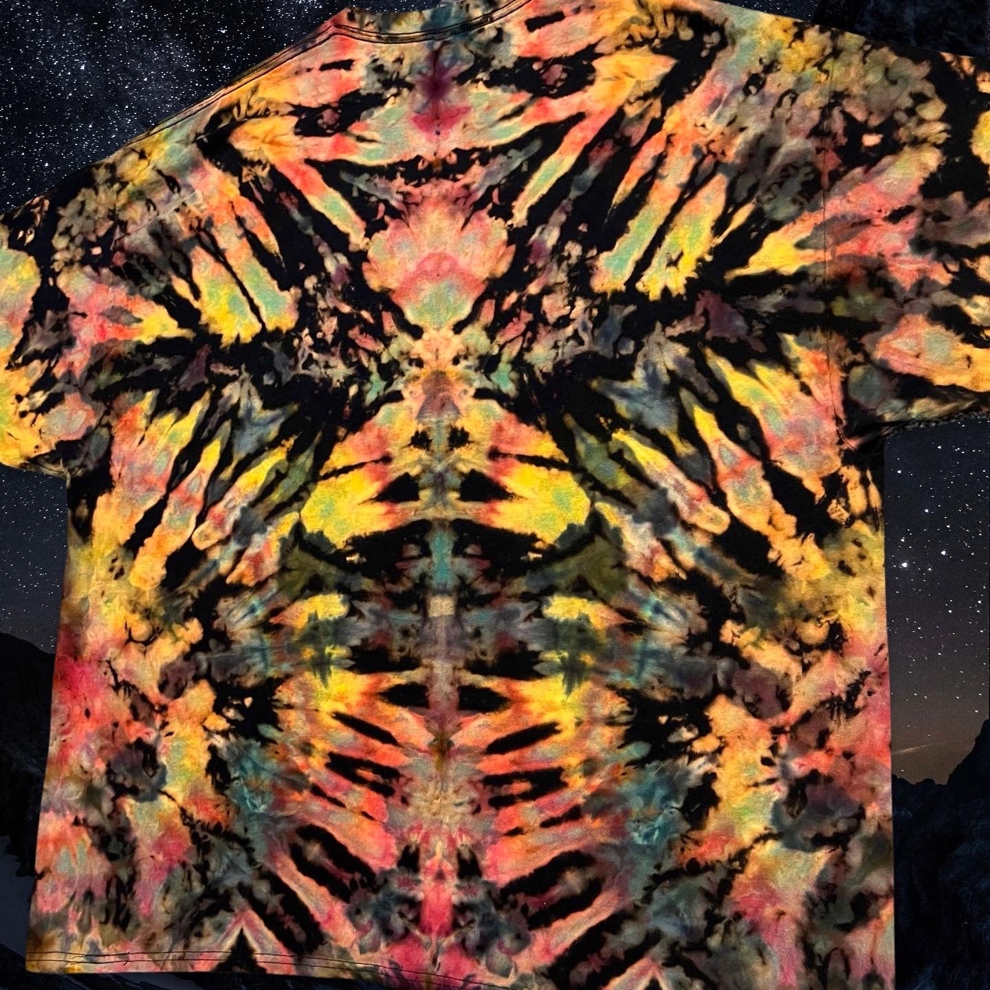 3XL Prismatic Reverse Mindscape Tee