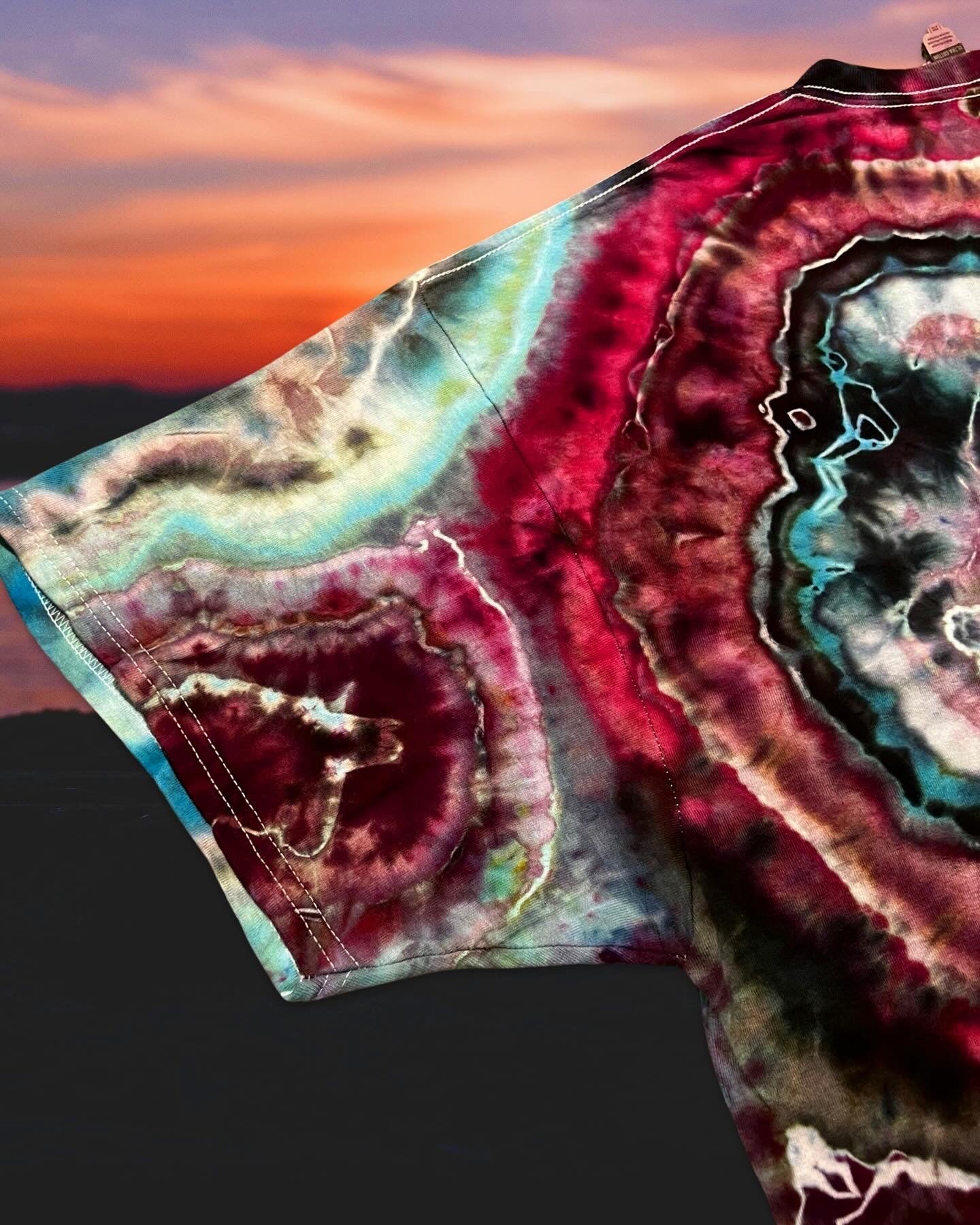 XXL Nebula Geode Tee