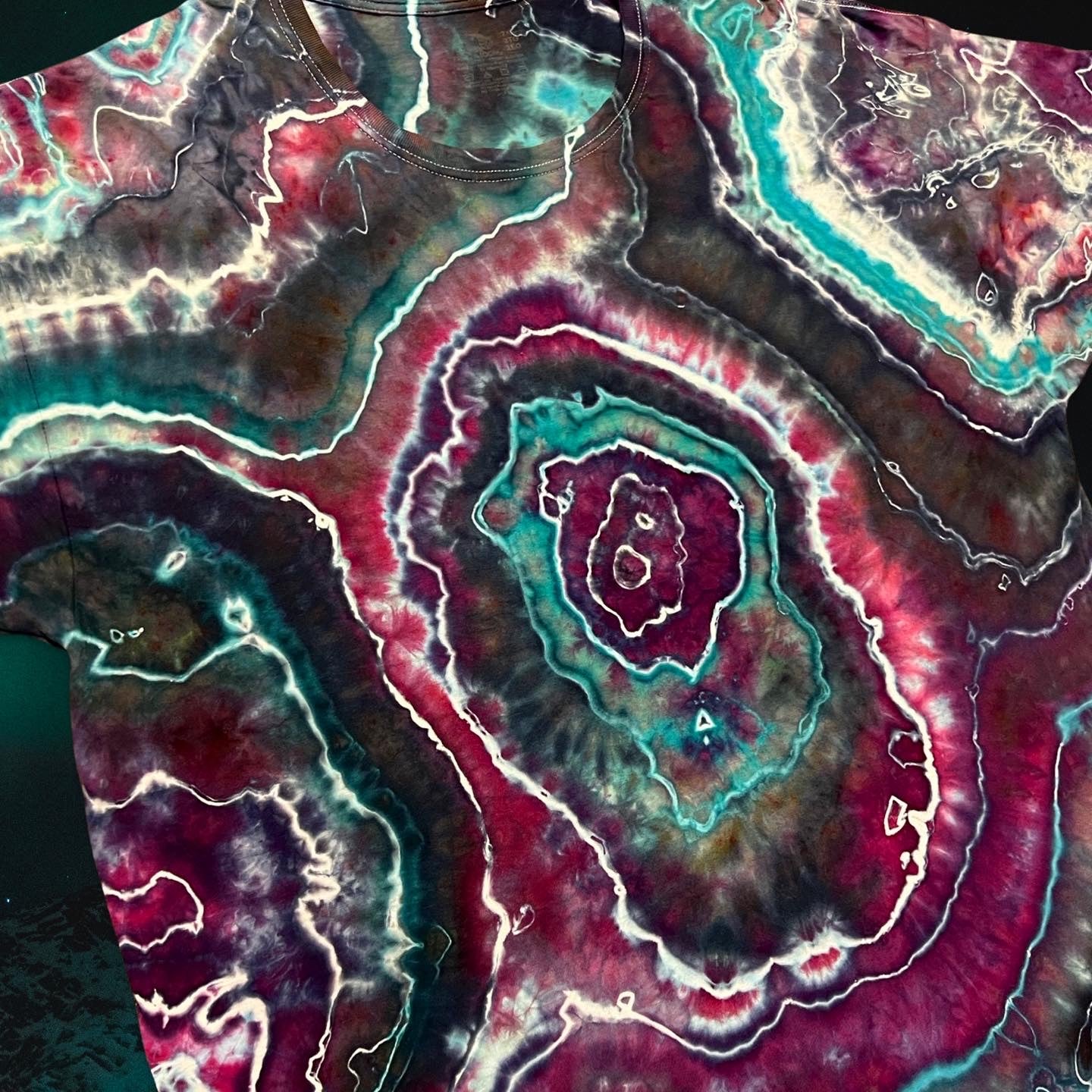 XXL Aurora Geode Tee